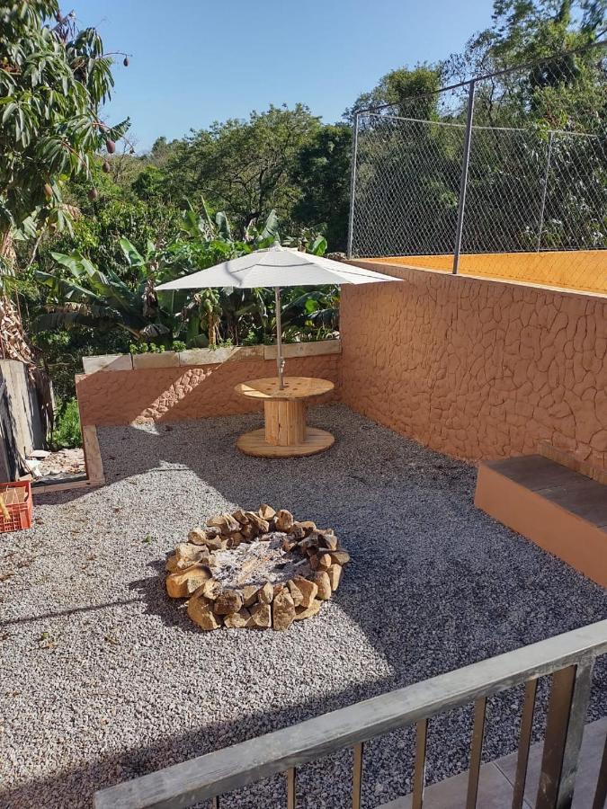 Chacara Bella Vida Com Piscina Churrasqueira Salao De Festas Fogao A Lenha Quadra アラサリグアマ エクステリア 写真